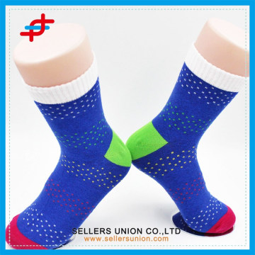 2015 neueste Männer Sport bunte Socken für den Großhandel billig und bequem